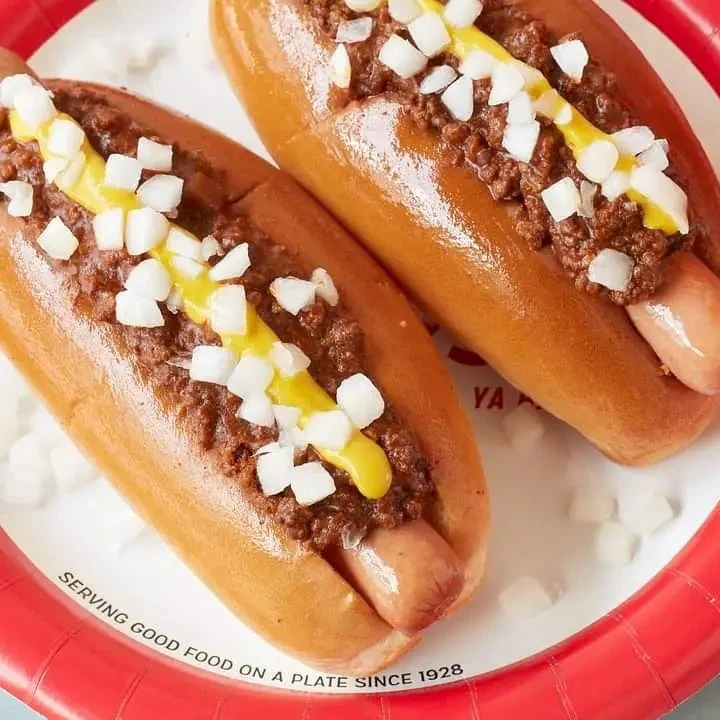 The Varsity signature dishes Chili Cheese Dog
Slaw Dog
Fried Peach Pies